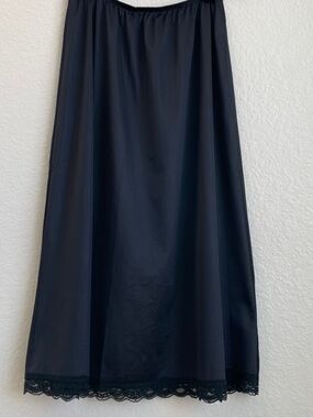 Black VINTAGE DEENA Midi Slip Skirt with Lace Hem • Medium